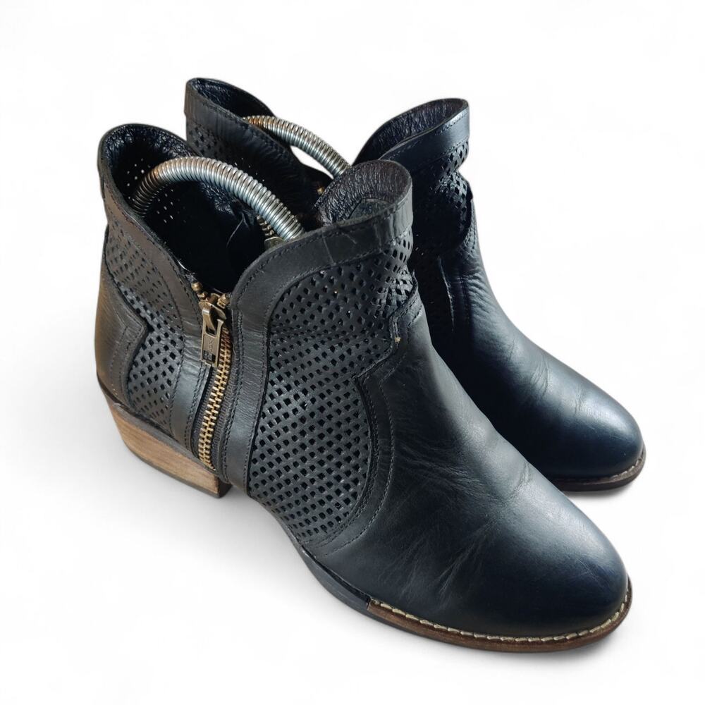 Women’s Sterling River Boots Dual Zip Ankle Booties Size‎ 8.5 Perforated Leather